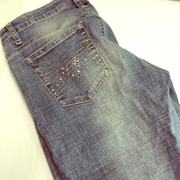 Apollo Denim Capris with detailing at the ankles - Picture 5 of 7